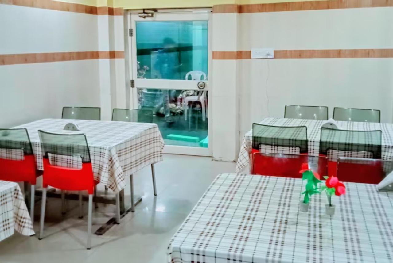 Goroomgo Star Inn Sea View Puri Bagian luar foto