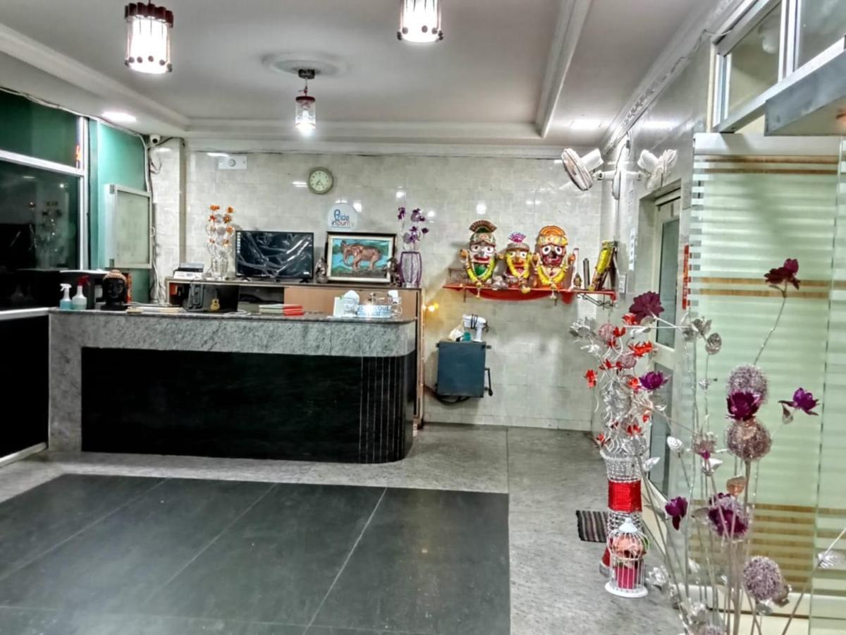 Goroomgo Star Inn Sea View Puri Bagian luar foto