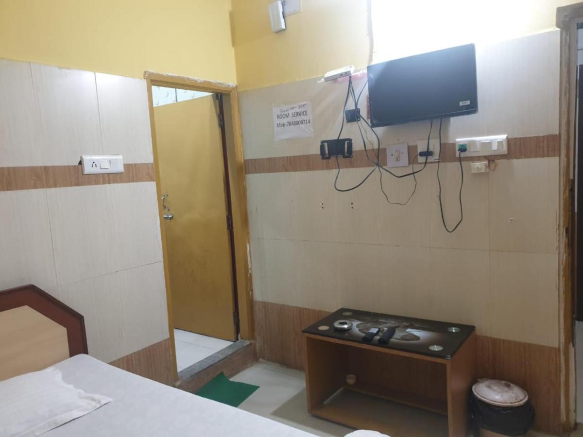 Goroomgo Star Inn Sea View Puri Bagian luar foto